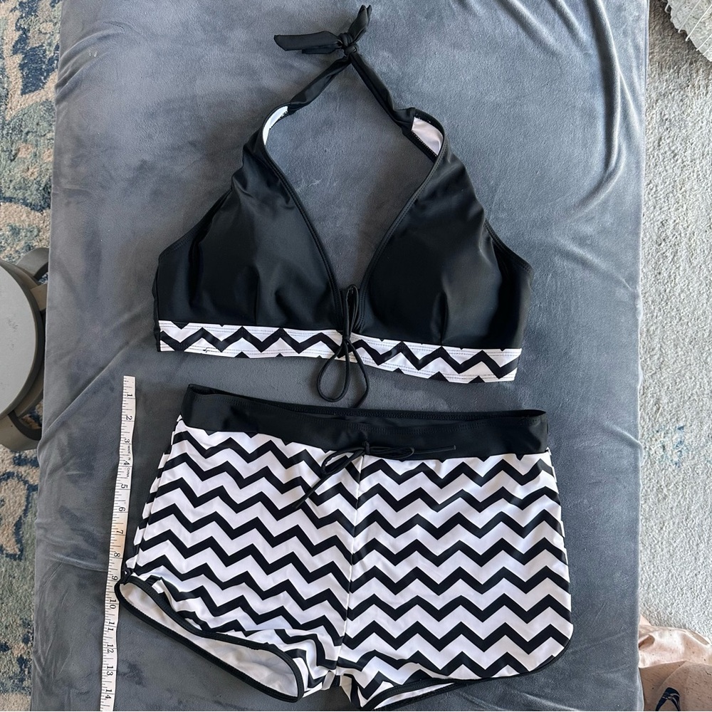 Black and White Chevron Women's Swim Set